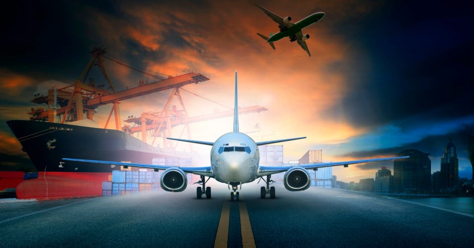 Modal aéreo ou modal marítimo: qual a opção ideal para sua carga?